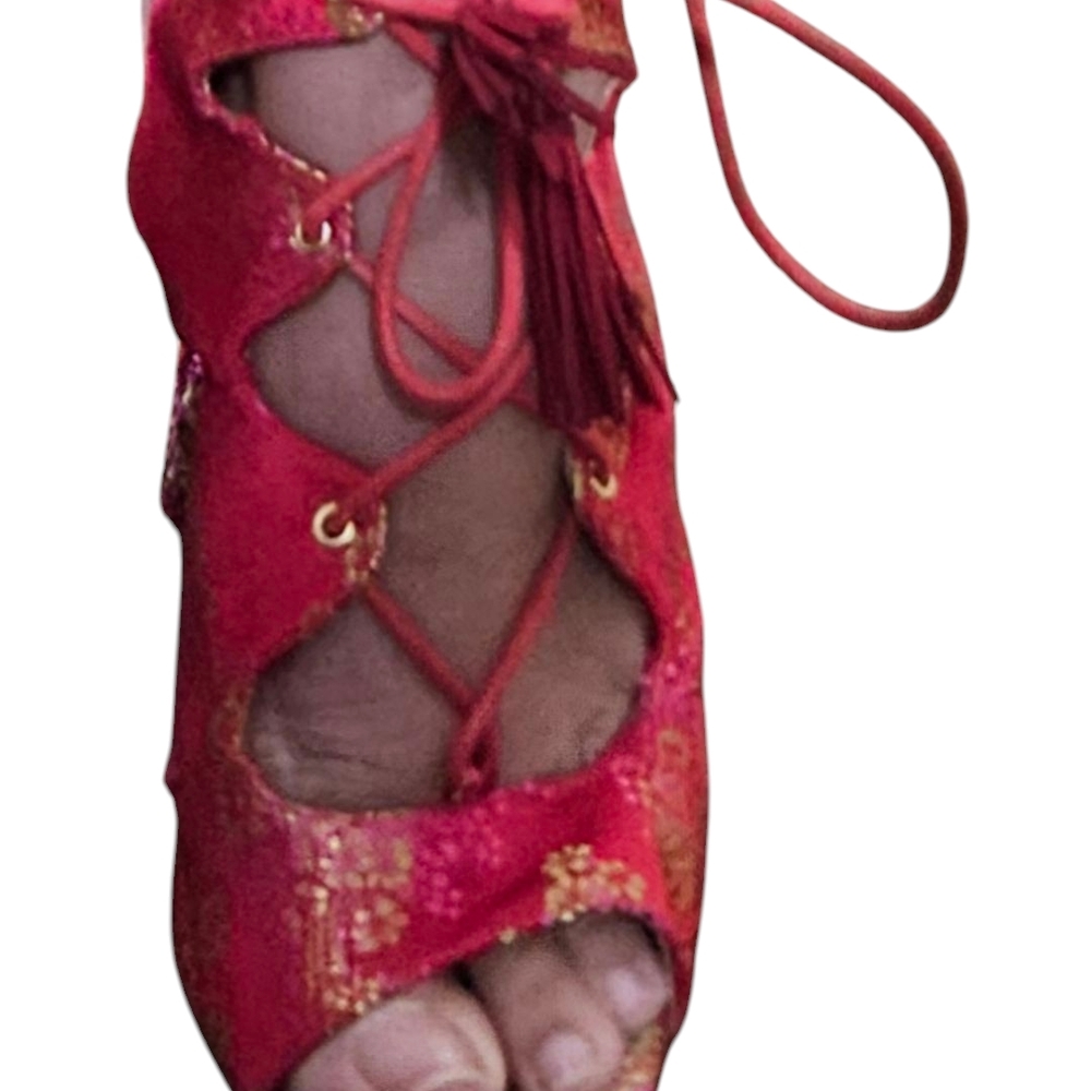 Elegant Red and Gold Women's Heels With Tassels - Picture 2 of 6